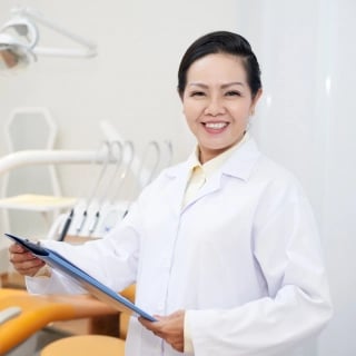 asian-dentist-image